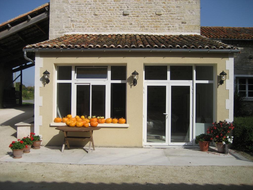 Le Moulin De Lusseau Bed and Breakfast Chef-Boutonne Εξωτερικό φωτογραφία