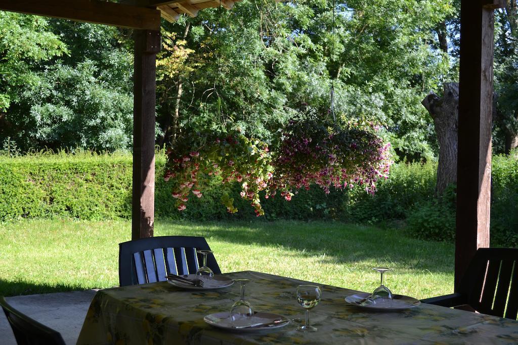 Le Moulin De Lusseau Bed and Breakfast Chef-Boutonne Εξωτερικό φωτογραφία