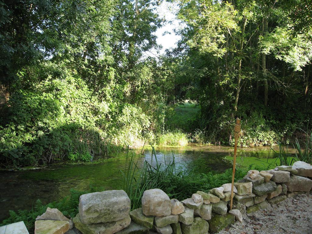 Le Moulin De Lusseau Bed and Breakfast Chef-Boutonne Εξωτερικό φωτογραφία